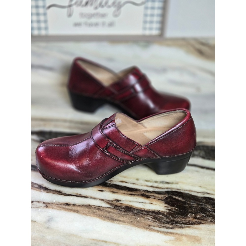 Dansko Burgundy Red Burnished Leather Clogs Button Strap Block Heel 37 Work - Picture 5 of 11